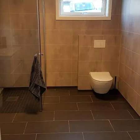 Moderne Med Jacuzzi Og Gratis P-plass